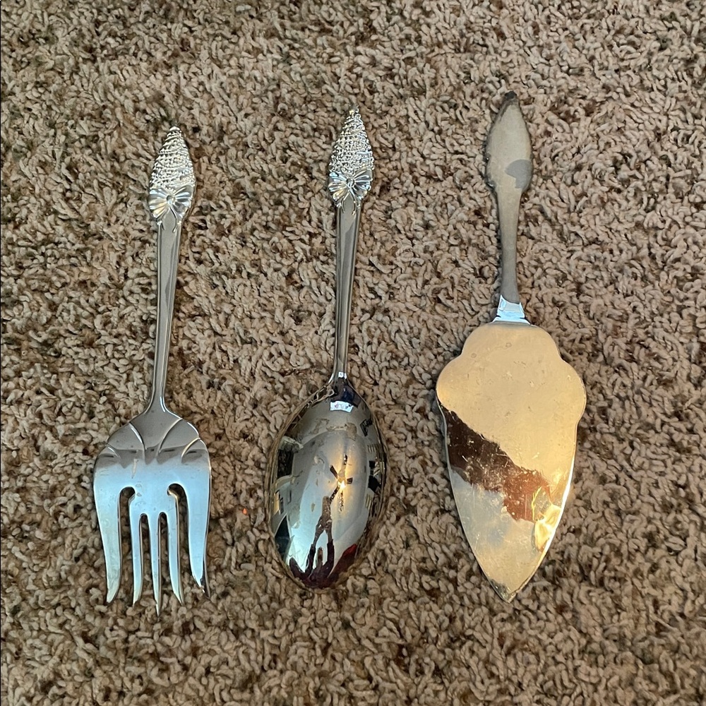 AVON Vintage Gift Collection Christmas Tree Serving Fork, Spoon and Cake Server
